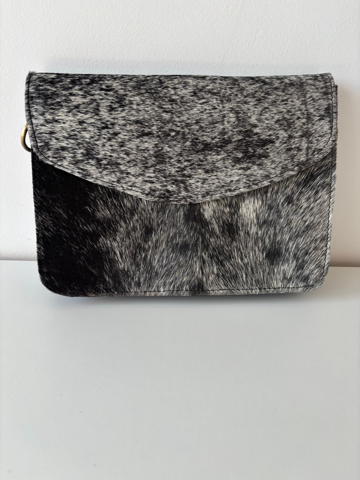 Leren tas met koeienprint - zwart/grijs