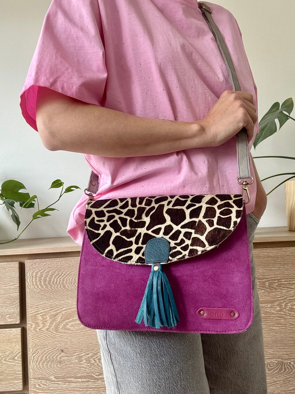 Leren tas met suède en girafprint - paars