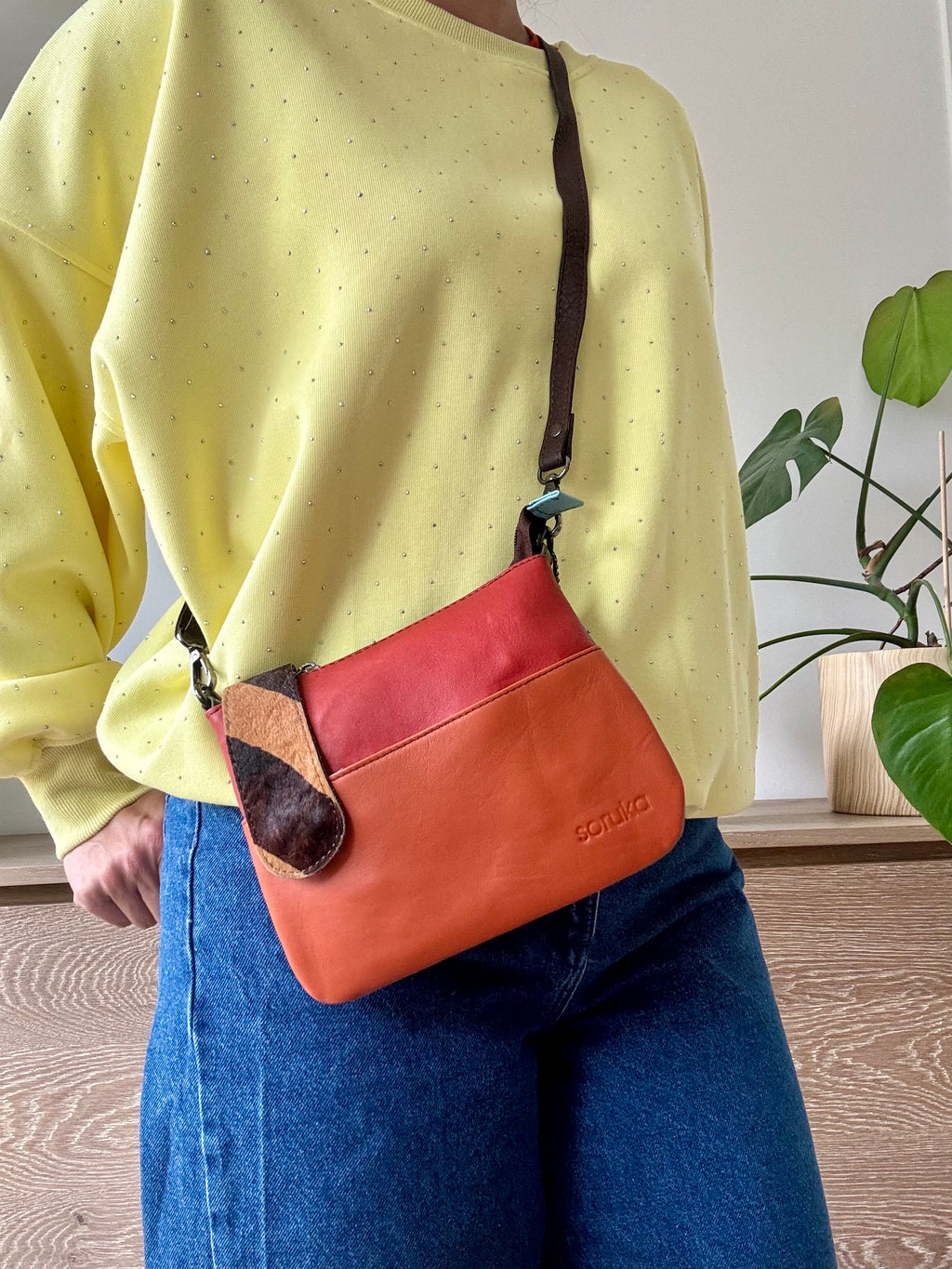 Leren tas met accent in dierenprint