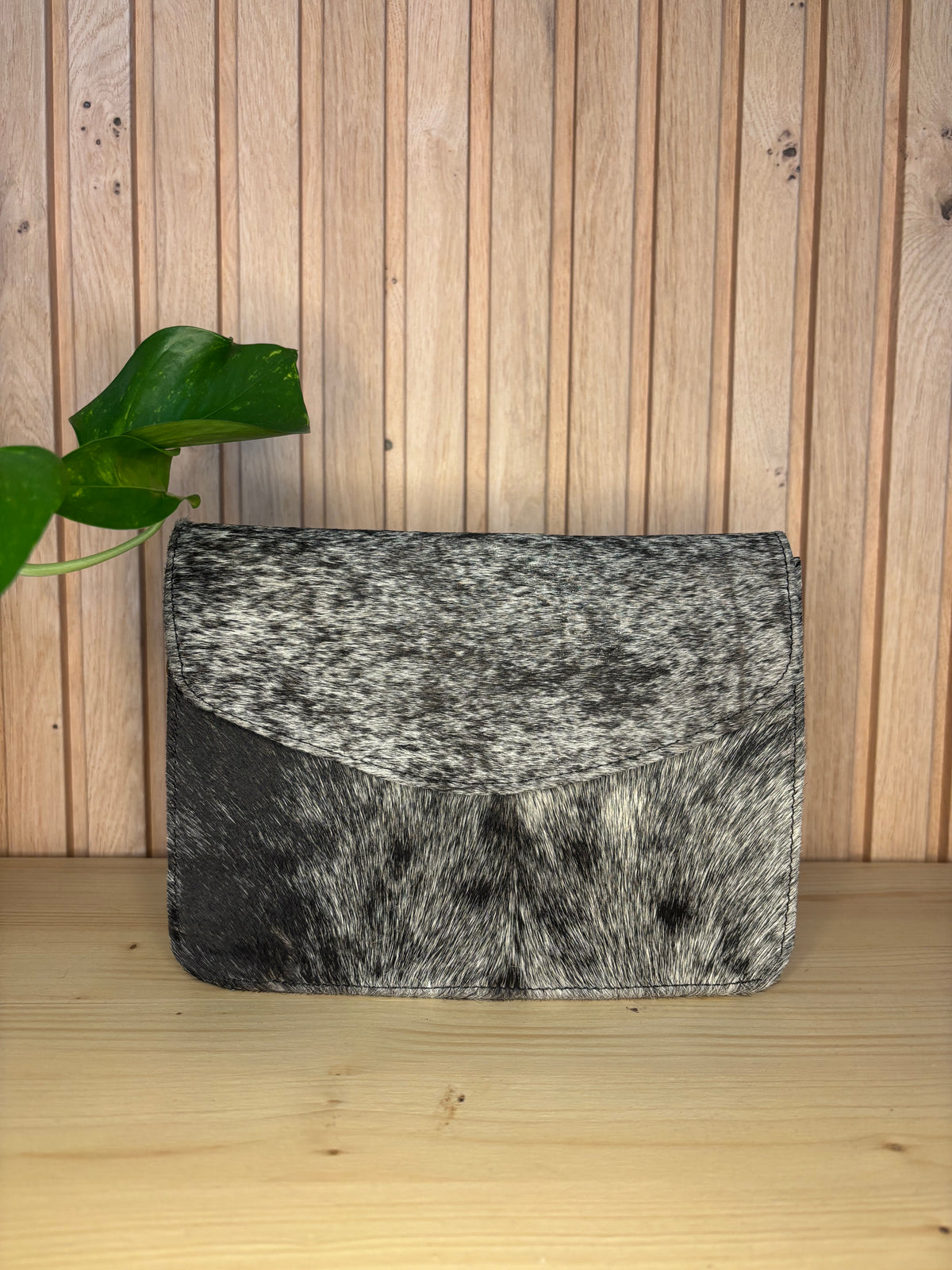 Leren tas met koeienprint - zwart/grijs