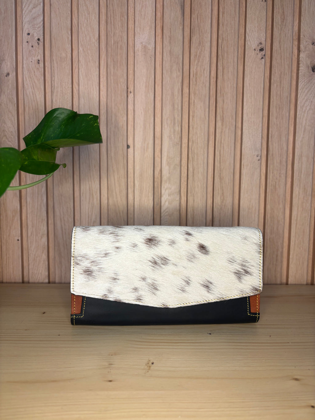 Leren portemonnee met koeienprint