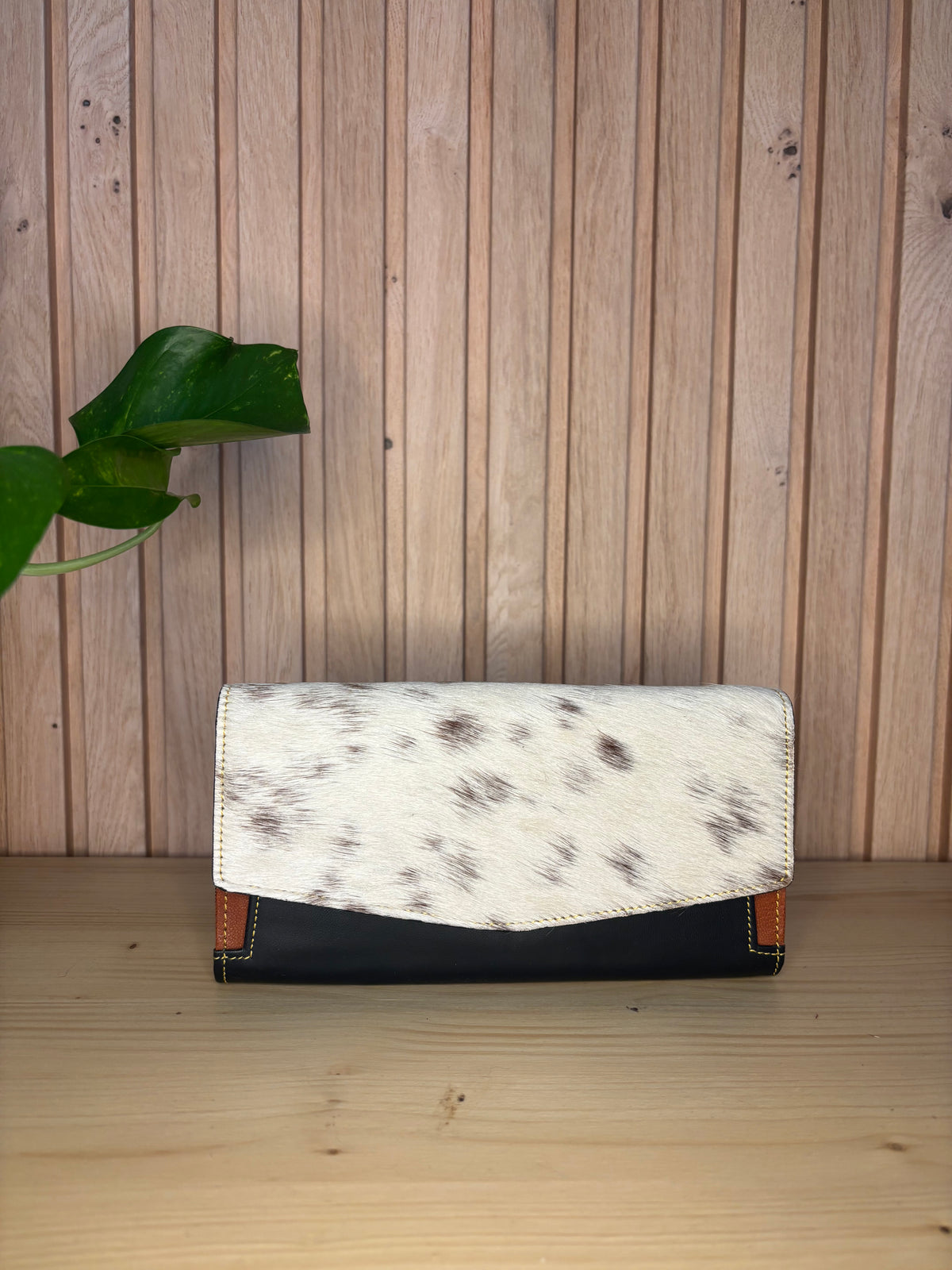 Leren portemonnee met koeienprint
