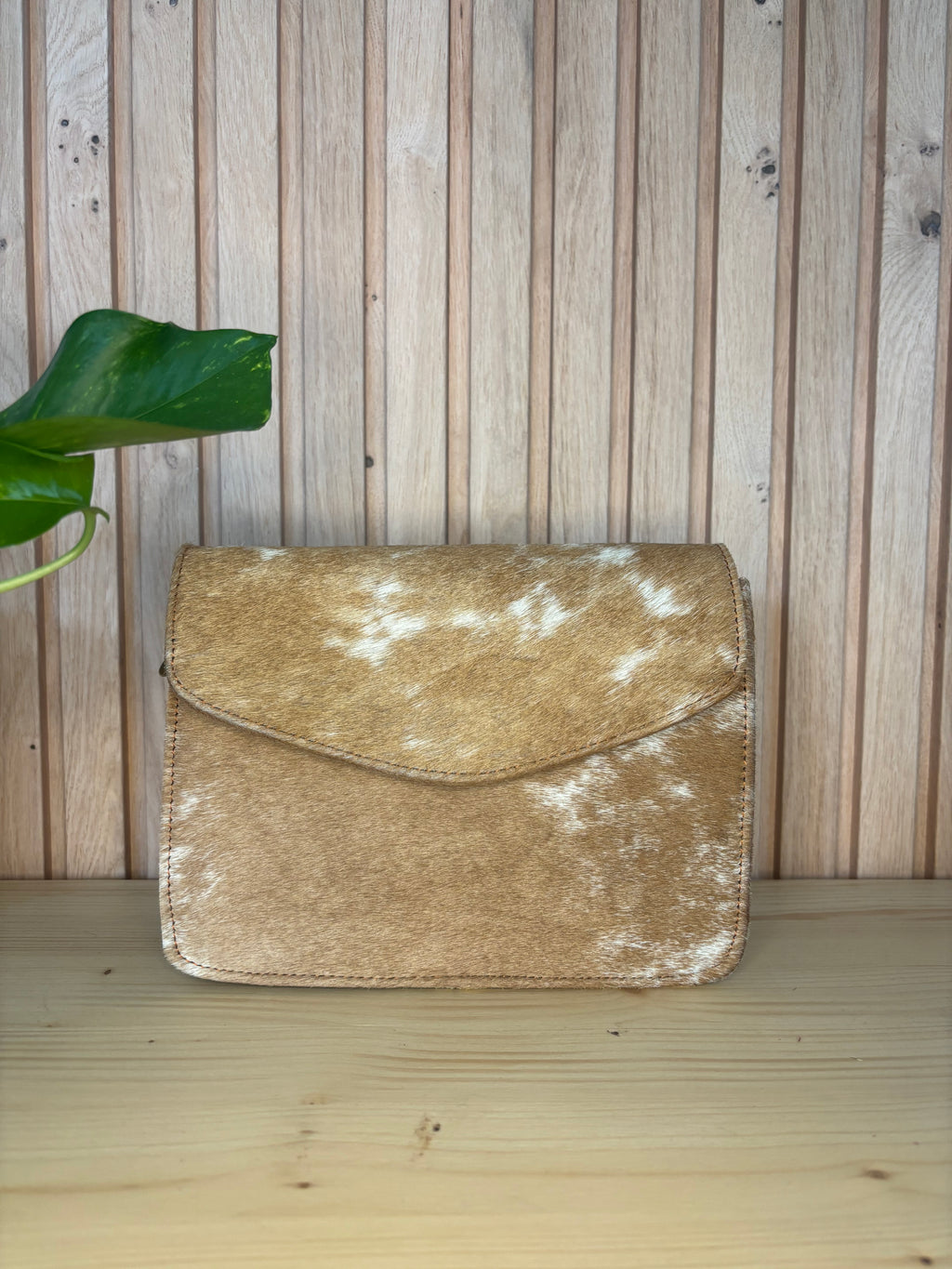 Leren tas met koeienprint - bruin