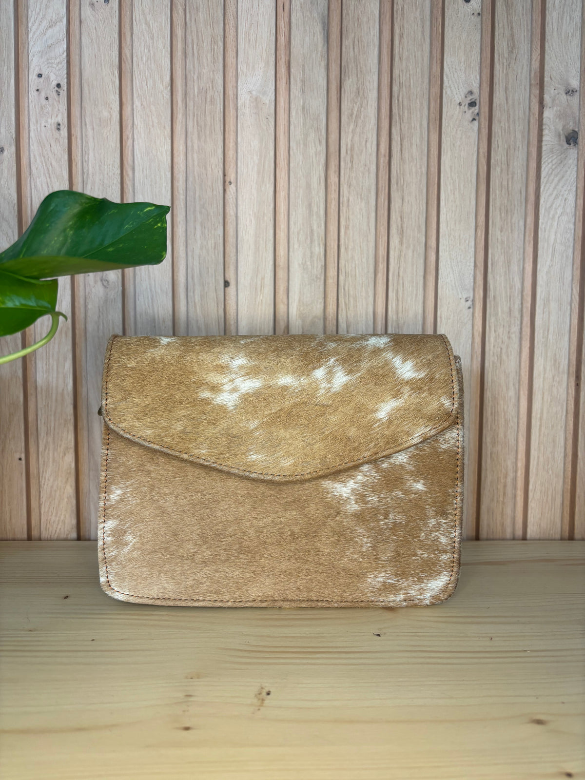 Leren tas met koeienprint - bruin