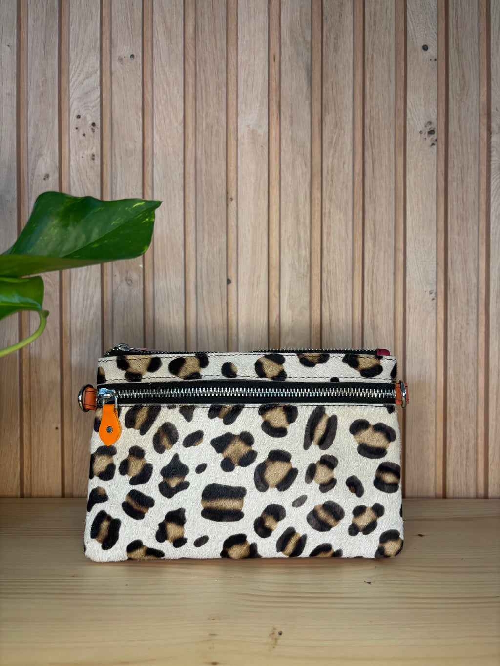 Leren tas in volledig luipaardprint - wit