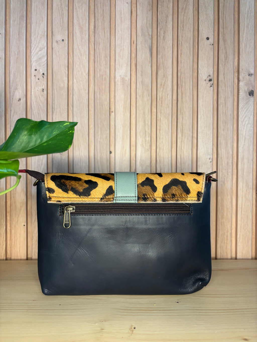 Leren tas met luipaardprint en gesp - blauw