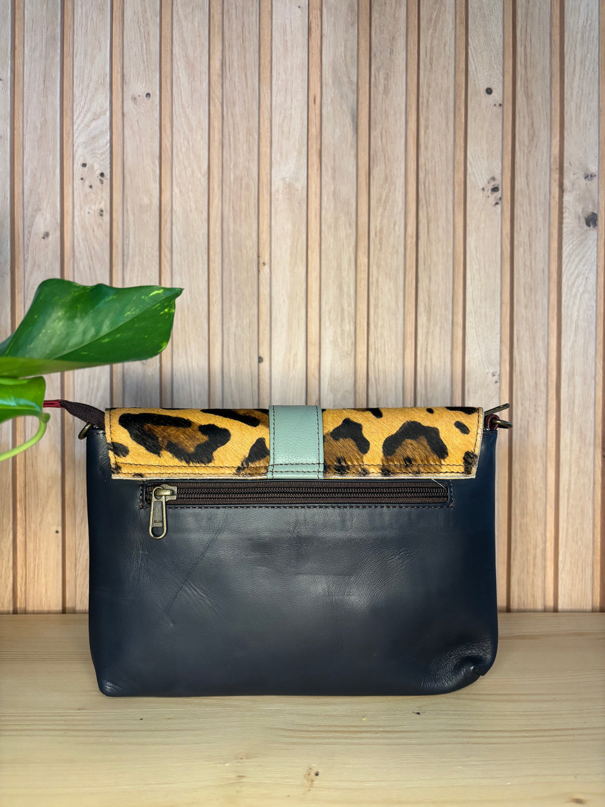 Leren tas met luipaardprint en gesp - blauw